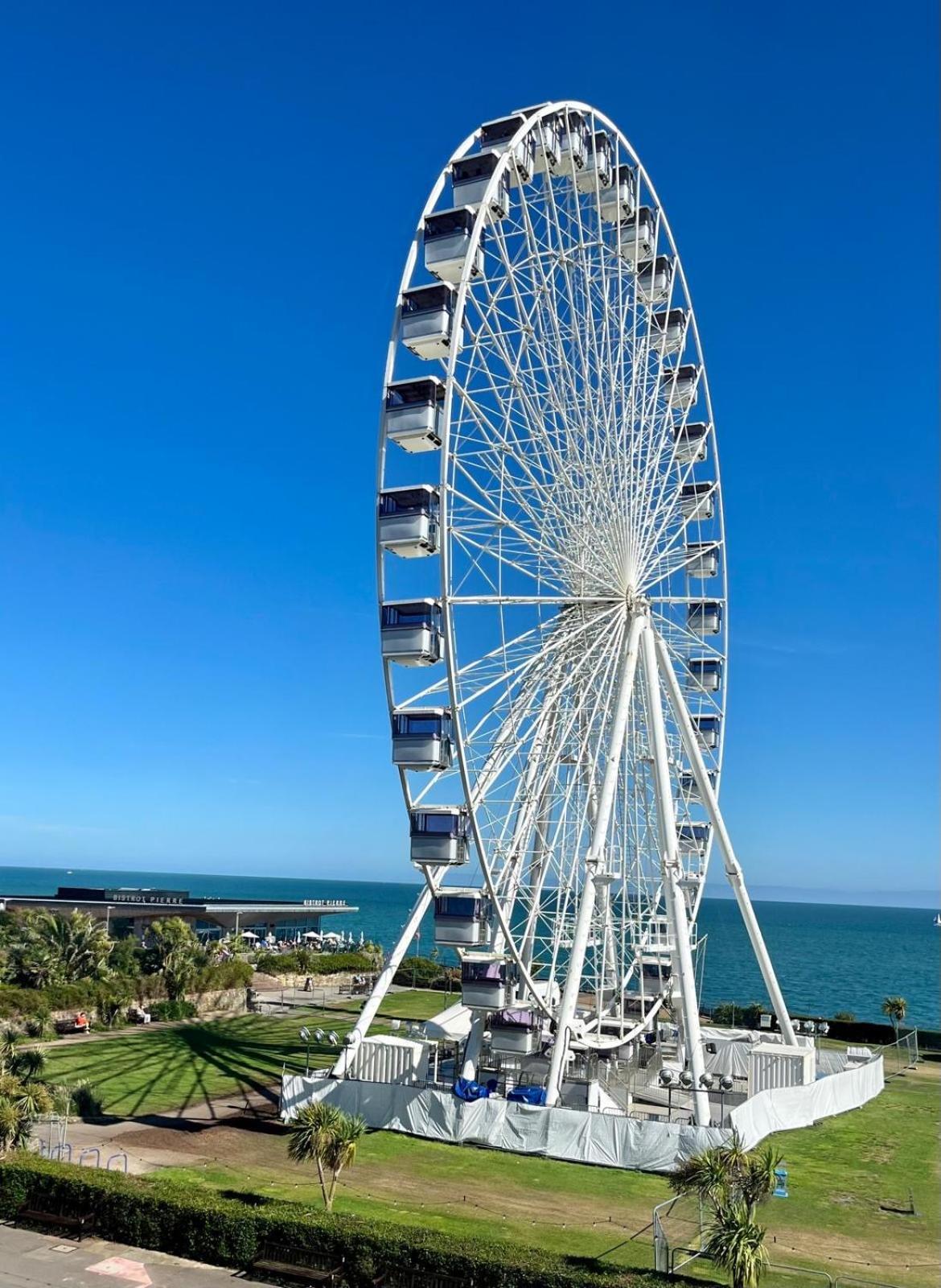 "The Parlour" Seafront Apartment Истборн Екстериор снимка
