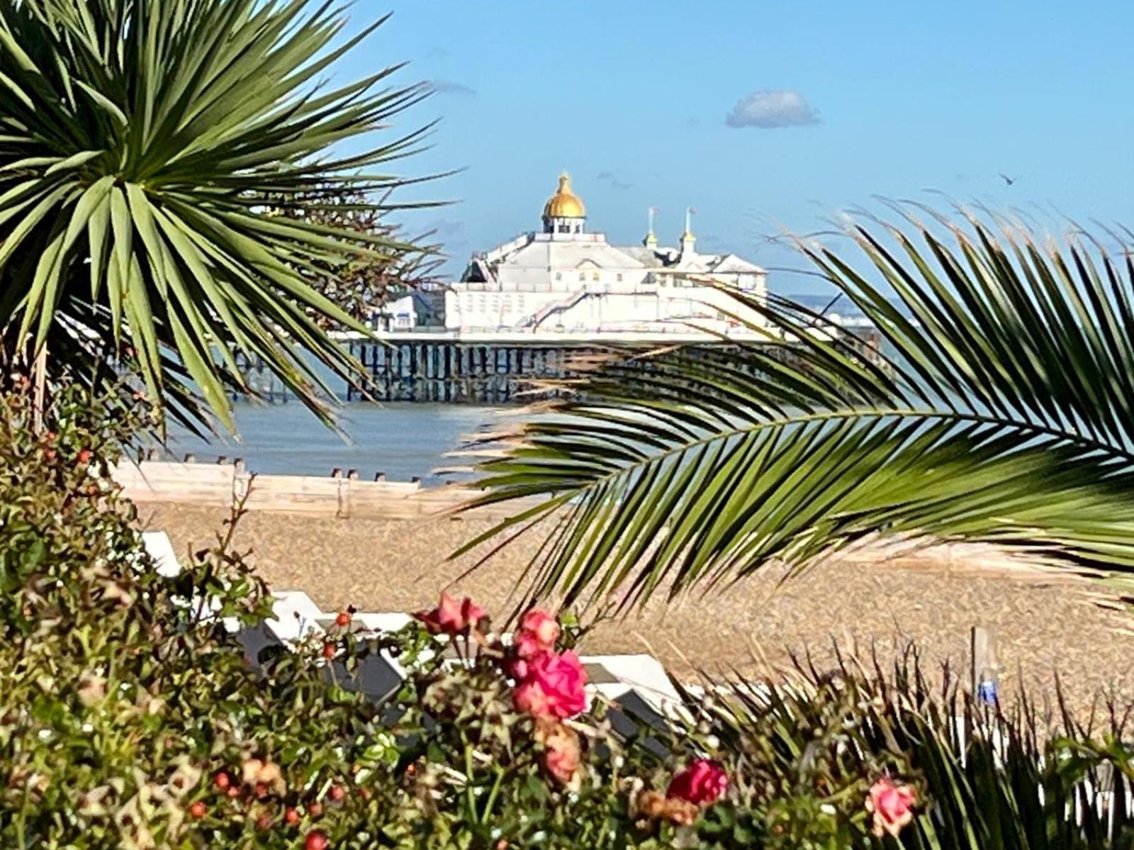 "The Parlour" Seafront Apartment Истборн Екстериор снимка